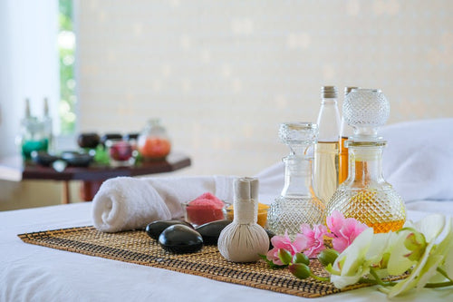Best Essential Oils for the Bedroom - Cliganic
