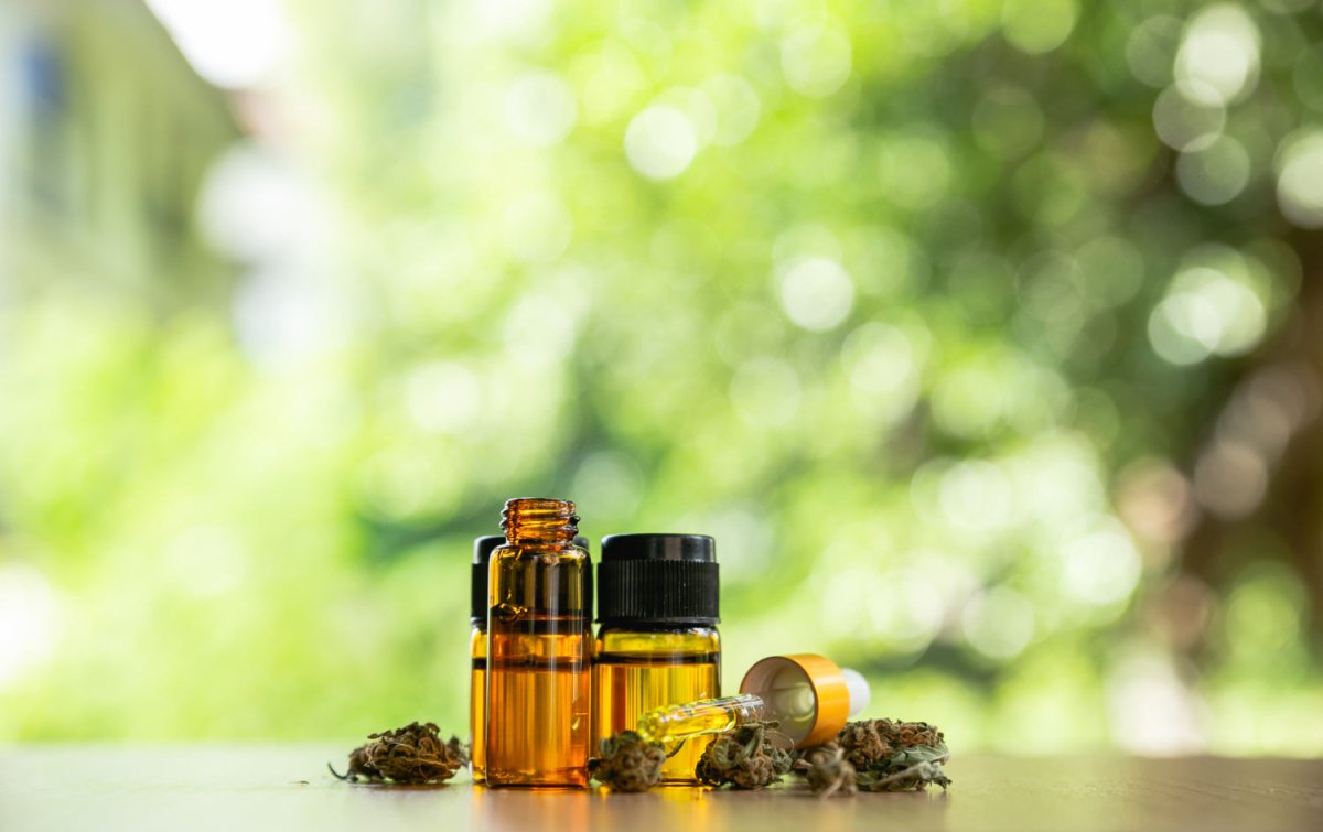 Exploring the Types of Alternative Medicine and Their Utilization of Essential Oils - Cliganic